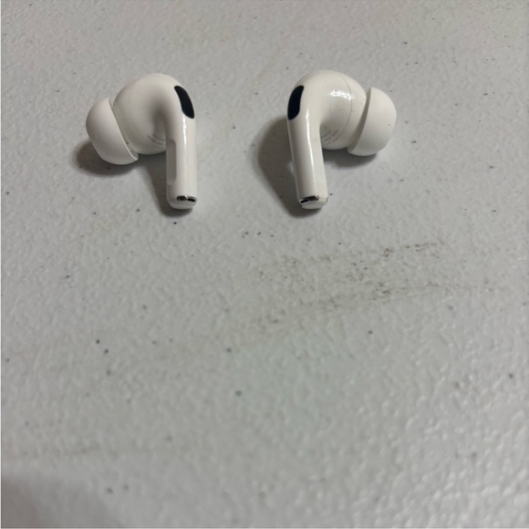 Damage Apple AirPods Pro with Wireless Charging Case - White one side works - Picture 8 of 8